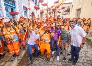 Bloco Vassourão anima e limpa as ladeiras do Sítio Histórico de Olinda