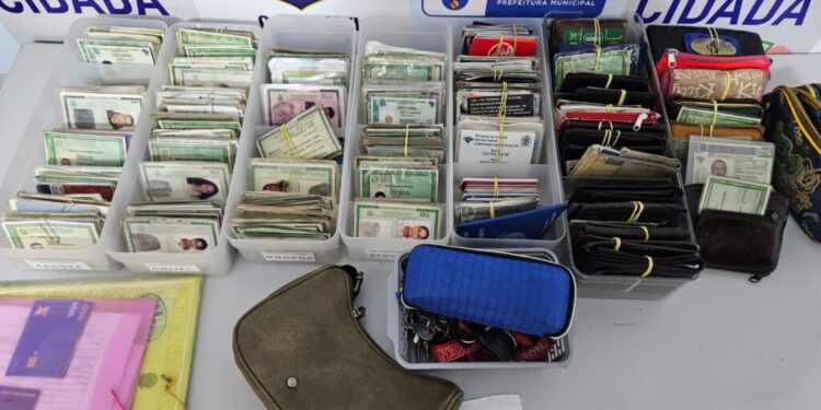 Olinda recolhe 626 itens perdidos no Carnaval 2026