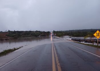 Fortes chuvas no Agreste e no Sertão causam transtornos em diferentes cidades