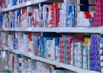 Supermercados vão poder vender remédios