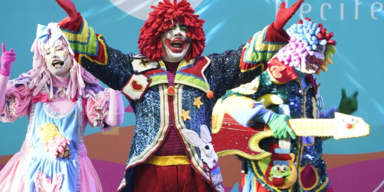 Show gratuito de Circo da Trup celebra o Dia do Circo no RioMar Recife neste sábado (28/03)