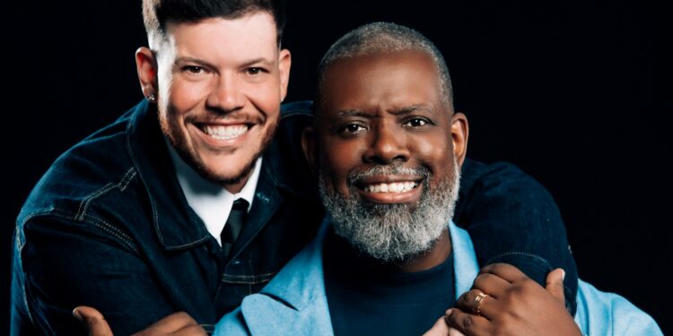 Péricles e Ferrugem desembarcam no Recife para estreia de “As Vozes”