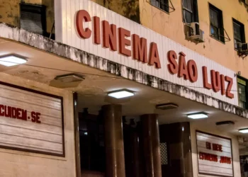 Cenário de ‘O Agente Secreto’, Cinema São Luiz exibe cerimônia do Oscar,