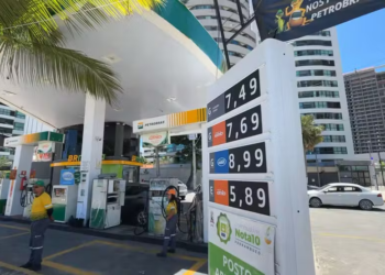 Procon Recife autua 12 postos de combustíveis por alta de preços sem justificativa