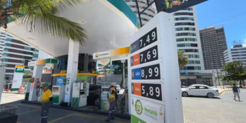 Procon Recife autua 12 postos de combustíveis por alta de preços sem justificativa