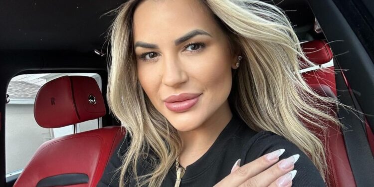 Deolane Bezerra é processada por delegado da PCPE que a prendeu