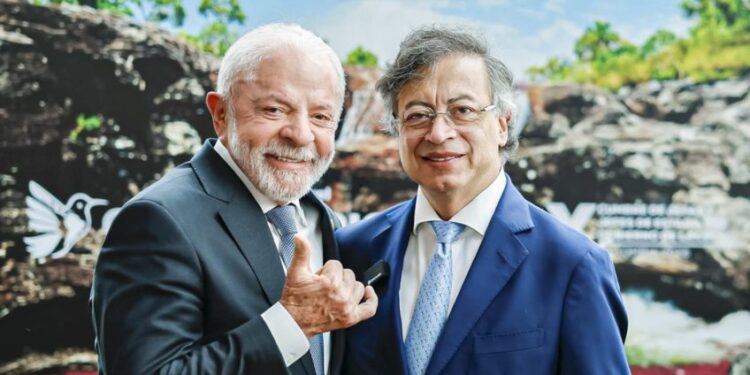 Presidente da Colômbia defende PIX após críticas dos EUA