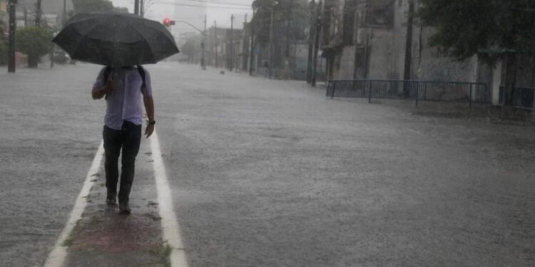 Aulas são suspensas diante das fortes chuvas em Pernambuco