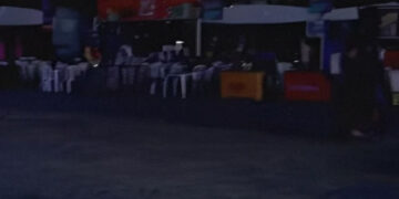 Apagão deixa público no escuro durante abertura da Festa da Pitomba, em Jaboatão,