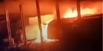 Incêndio destrói seis ônibus em garagem no Agreste de Pernambuco