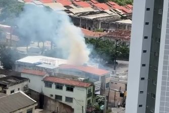 Duas pessoas ficam feridas após incêndio atingir restaurante no bairro da Torre, no Recife
