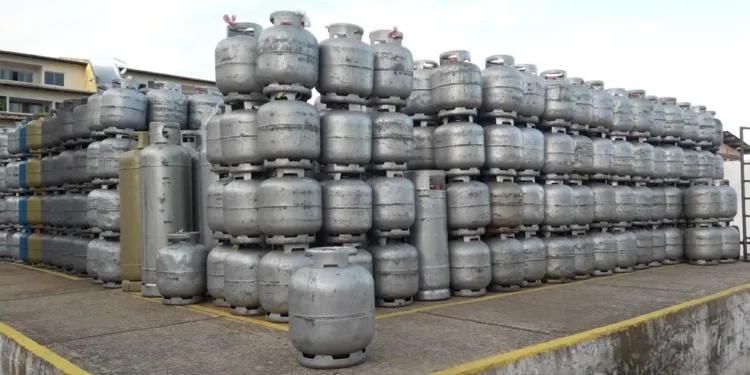 PF deflagra 2ª fase da operação Vem Diesel e mira preços abusivos de gás de cozinha