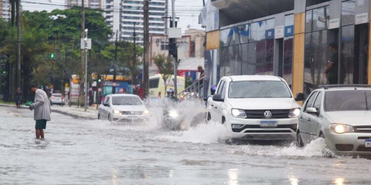 Recife registra duas mortes após deslizamento em Dois Unidos
