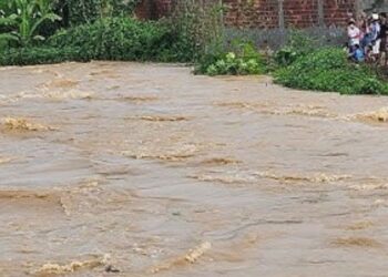 Rio Jaboatão, em Moreno, atinge cota de alerta e deixa cidades em atenção