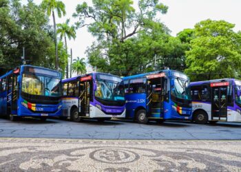 Pernambuco lança edital para adquirir 100 ônibus elétricos com ar-condicionado e tomadas USB