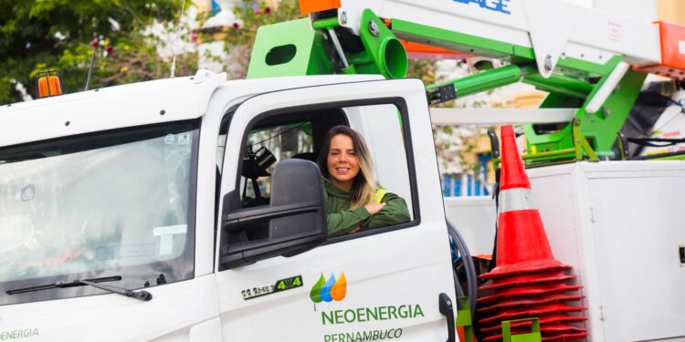 Neoenergia prorroga inscrições para curso gratuito de eletricista com 54 vagas em Pernambuco