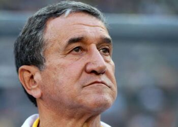 Carlos Alberto Parreira passa por cirurgia e continua sem previsão de alta