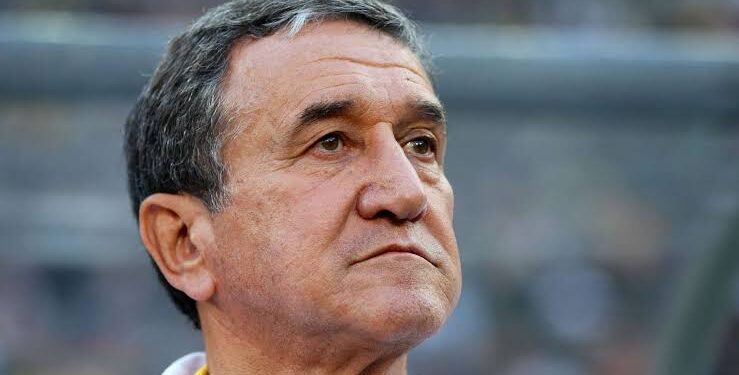 Carlos Alberto Parreira passa por cirurgia e continua sem previsão de alta