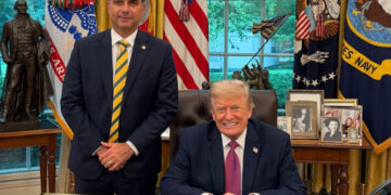 DataFolha: 52% veem tarifaço de Trump ao Brasil como apoio à campanha de Flávio Bolsonaro