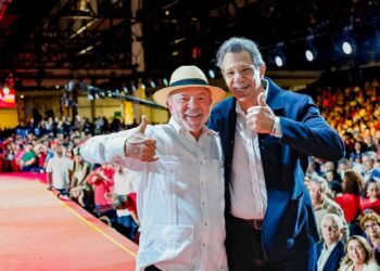 Lula indica Haddad como seu sucessor na Presidência