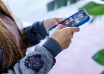 Lei que aumenta punição a crimes digitais contra crianças é sancionada