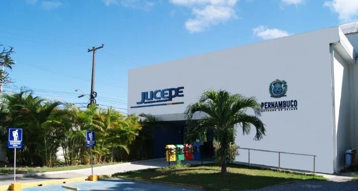 Governo de Pernambuco zera esteira de processos e volta a analisar demandas do próprio dia na Jucepe