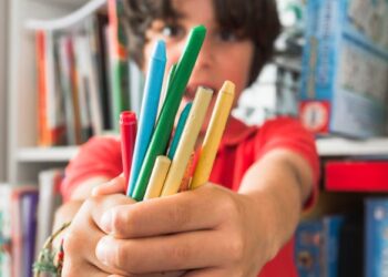 Mensalidades escolares podem subir até 11% em 2027; planejamento pode ajudar famílias a reduzir impacto no orçamento