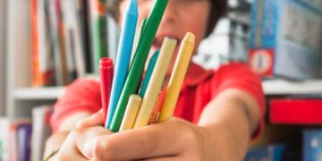 Mensalidades escolares podem subir até 11% em 2027; planejamento pode ajudar famílias a reduzir impacto no orçamento