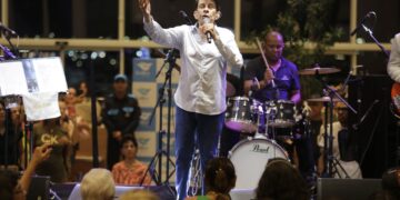 Adilson Ramos faz show gratuito nesta quarta-feira na programação de Dia dos Pais do RioMar Recife