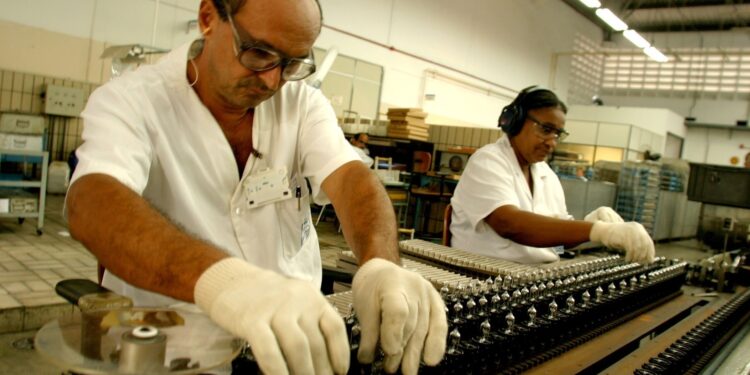 Pernambuco tem 2ª maior alta industrial do país e lidera crescimento da indústria de transformação no Brasil