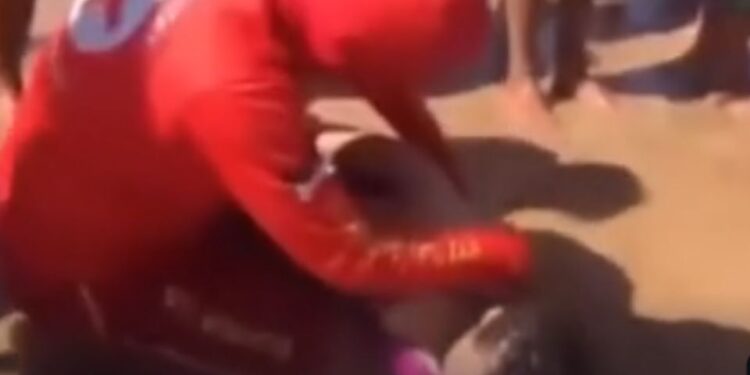 Homem é preso em flagrante após tentar afogar companheira em praia de Olinda, no Grande Recife