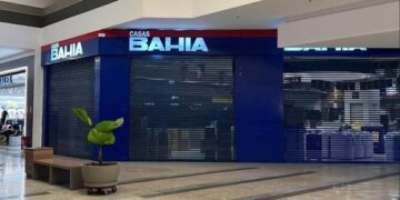 Casas Bahia demite 3 mil funcionários e fecha quase 300 lojas em agosto