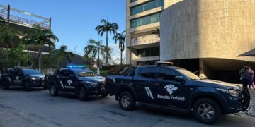 Operação contra bet suspeita de crimes fiscais e de movimentar R$ 5 bilhões de forma irregular faz apreensões no Recife