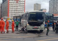 Dois ônibus colidem na Ponte Duarte Coelho, no Centro do Recife
