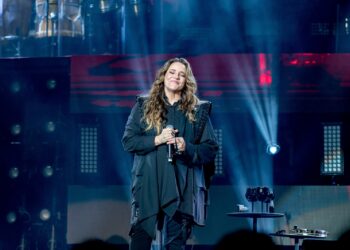 Ana Carolina celebra 25 anos de carreira com a turnê “25 Anas” em Recife