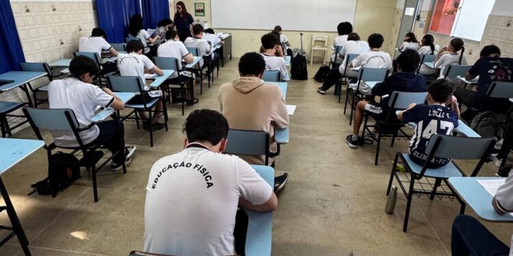 Estudantes de escola de Olinda são convocados para seletiva internacional da Olimpíada Brasileira de Astronomia