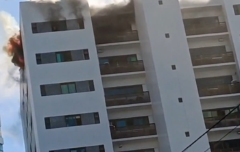 Incêndio atinge apartamento no último andar de prédio em Boa Viagem
