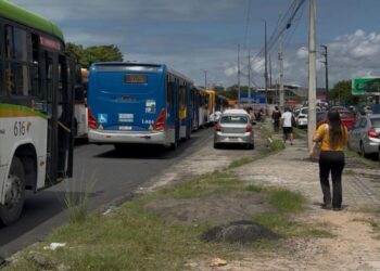 Protesto dos Rodoviários interditaram Av Pan Nordestina no sentido Recife