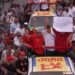 Ao lado de João Campos e aliados, Lula exibe cartaz pedindo “fim das bets” durante ato no Recife