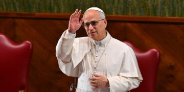 Papa Leão 14 apresenta evolução ‘normal’ após cirurgia para retirar tumor, diz Vaticano
