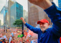 Com 100% das seções totalizadas, Lula teve 51,79% e Flávio, 48,21%