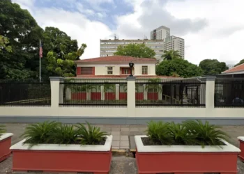EUA fecham embaixada e consulados no Brasil, incluindo o do Recife, e suspendem atendimentos
