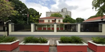 EUA fecham embaixada e consulados no Brasil, incluindo o do Recife, e suspendem atendimentos