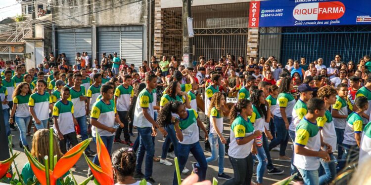 Cruz de Rebouças festeja tradição com Desfile Cívico neste sábado (24)